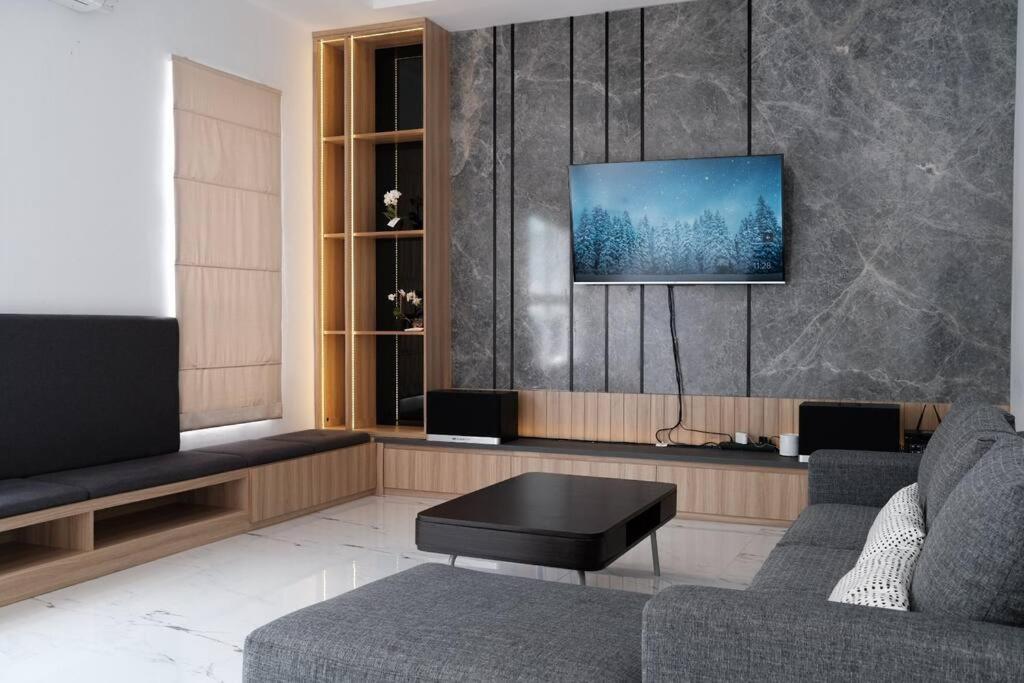 Villa 55 With Pool, Karaoke And Rooftop Богор Екстер'єр фото