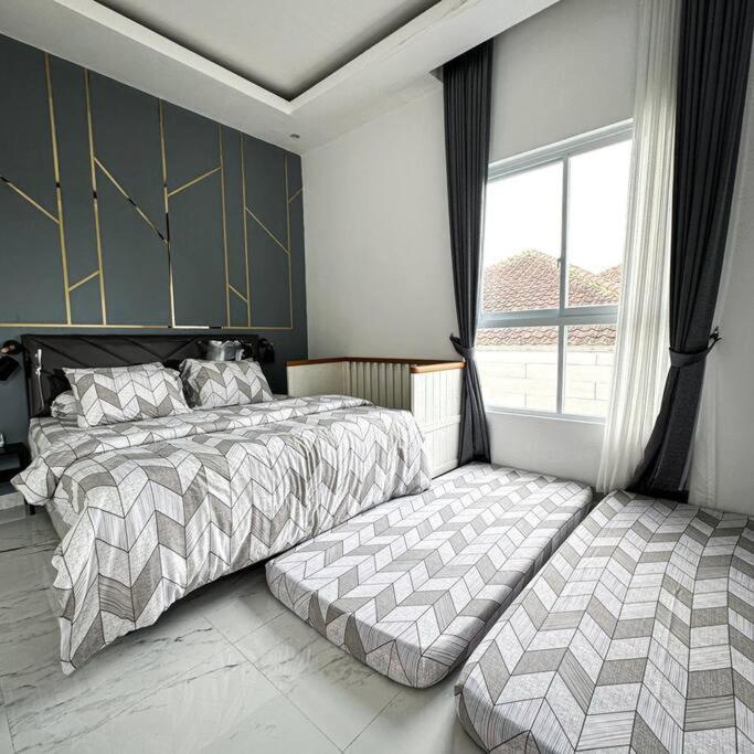 Villa 55 With Pool, Karaoke And Rooftop Богор Екстер'єр фото