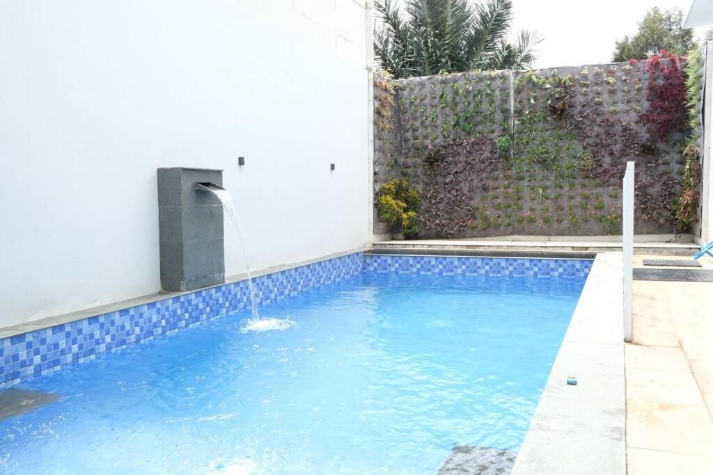 Villa 55 With Pool, Karaoke And Rooftop Богор Екстер'єр фото