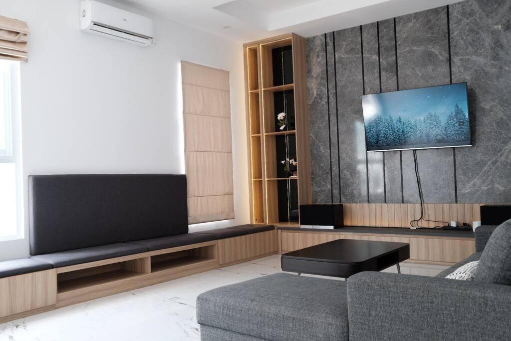 Villa 55 With Pool, Karaoke And Rooftop Богор Екстер'єр фото