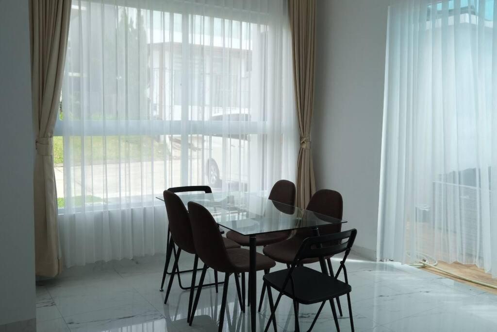 Villa 55 With Pool, Karaoke And Rooftop Богор Екстер'єр фото